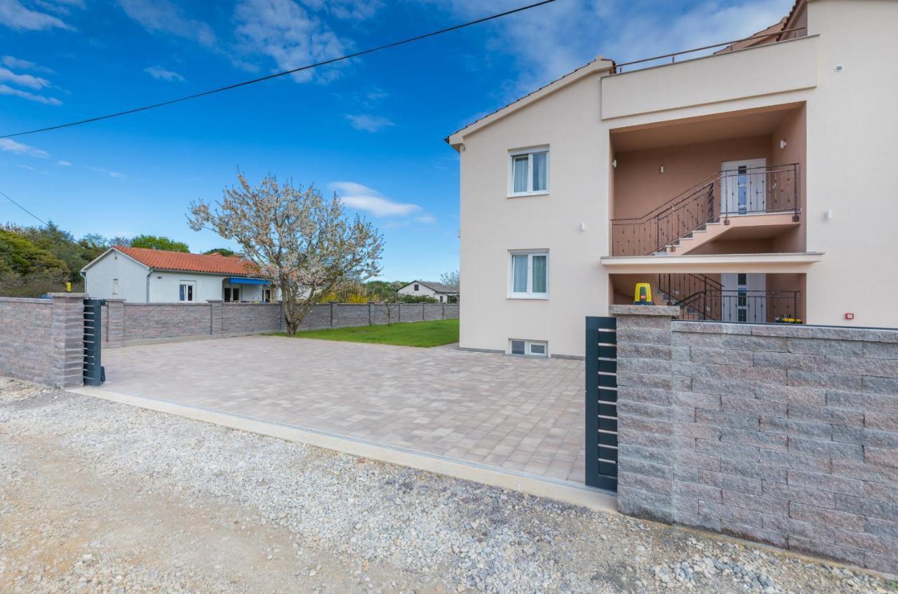 Apartman Knezevic A Fažana Exterior foto
