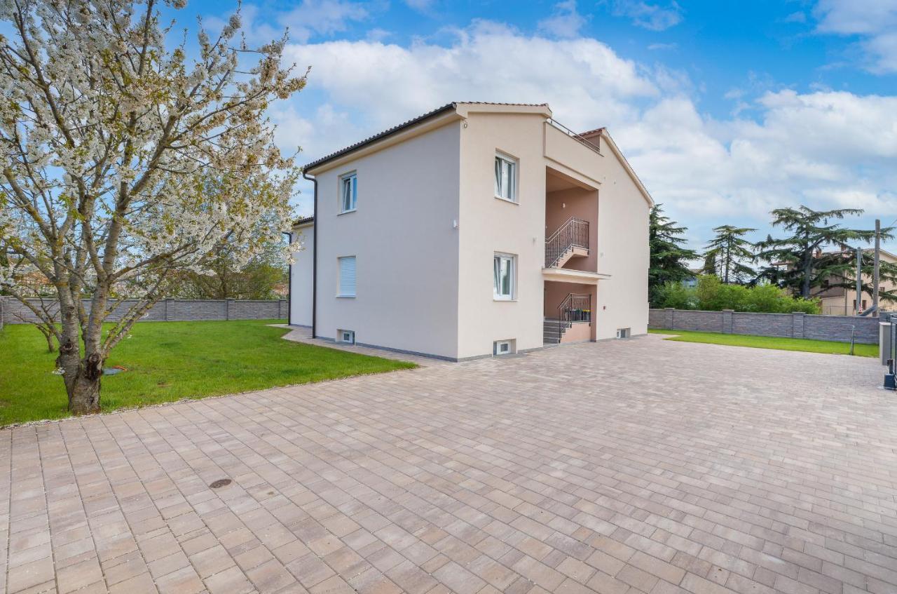 Apartman Knezevic A Fažana Exterior foto
