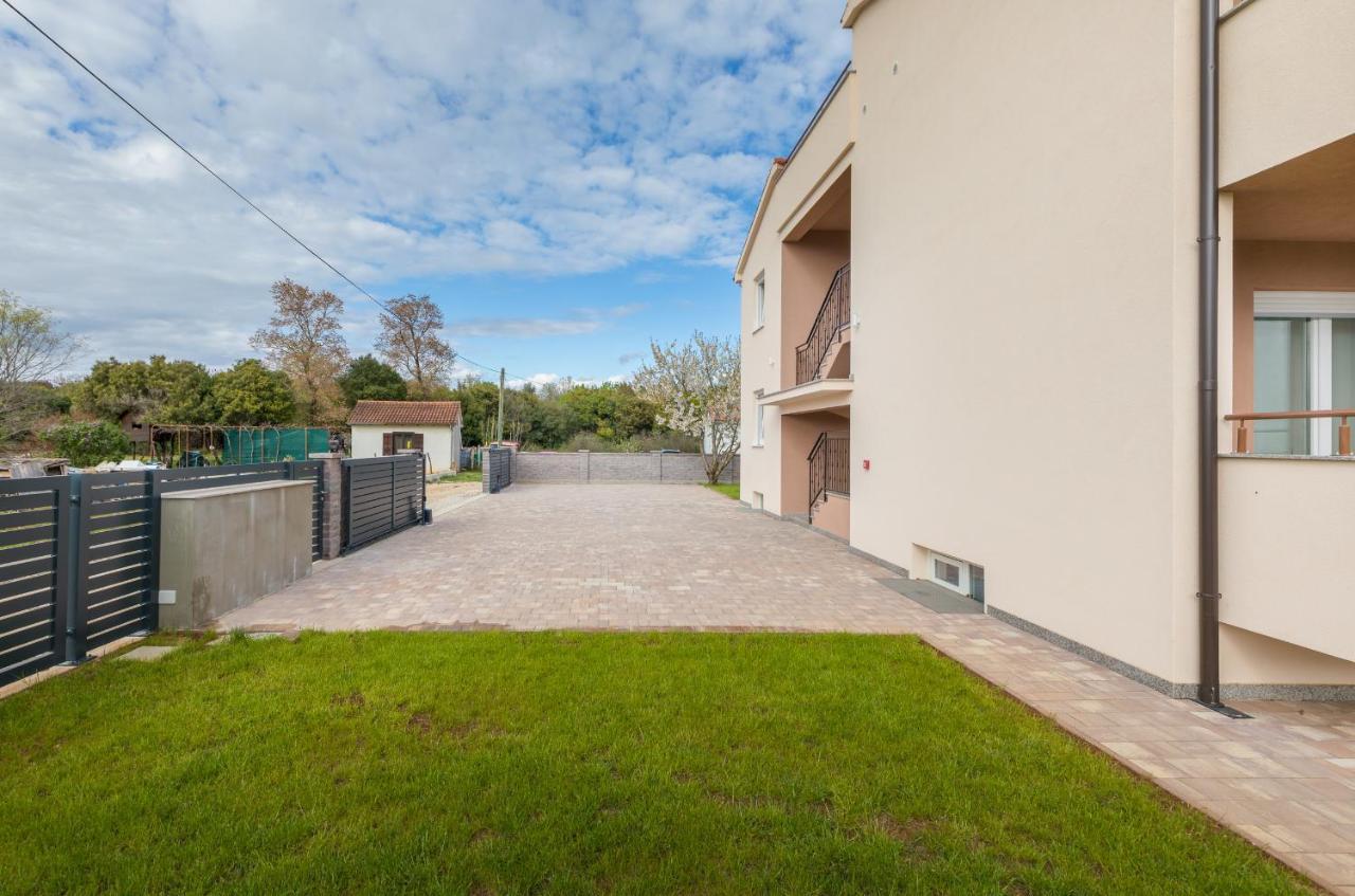 Apartman Knezevic A Fažana Exterior foto